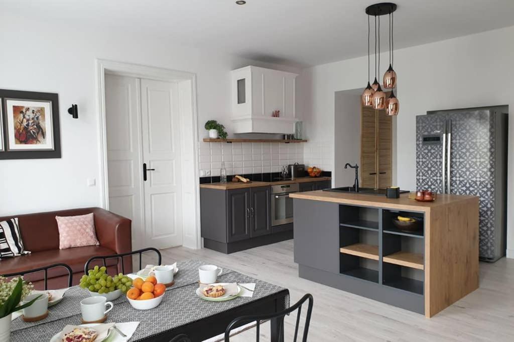 Apartament W Kamienicy Przy Plantach Kaliszki エクステリア 写真